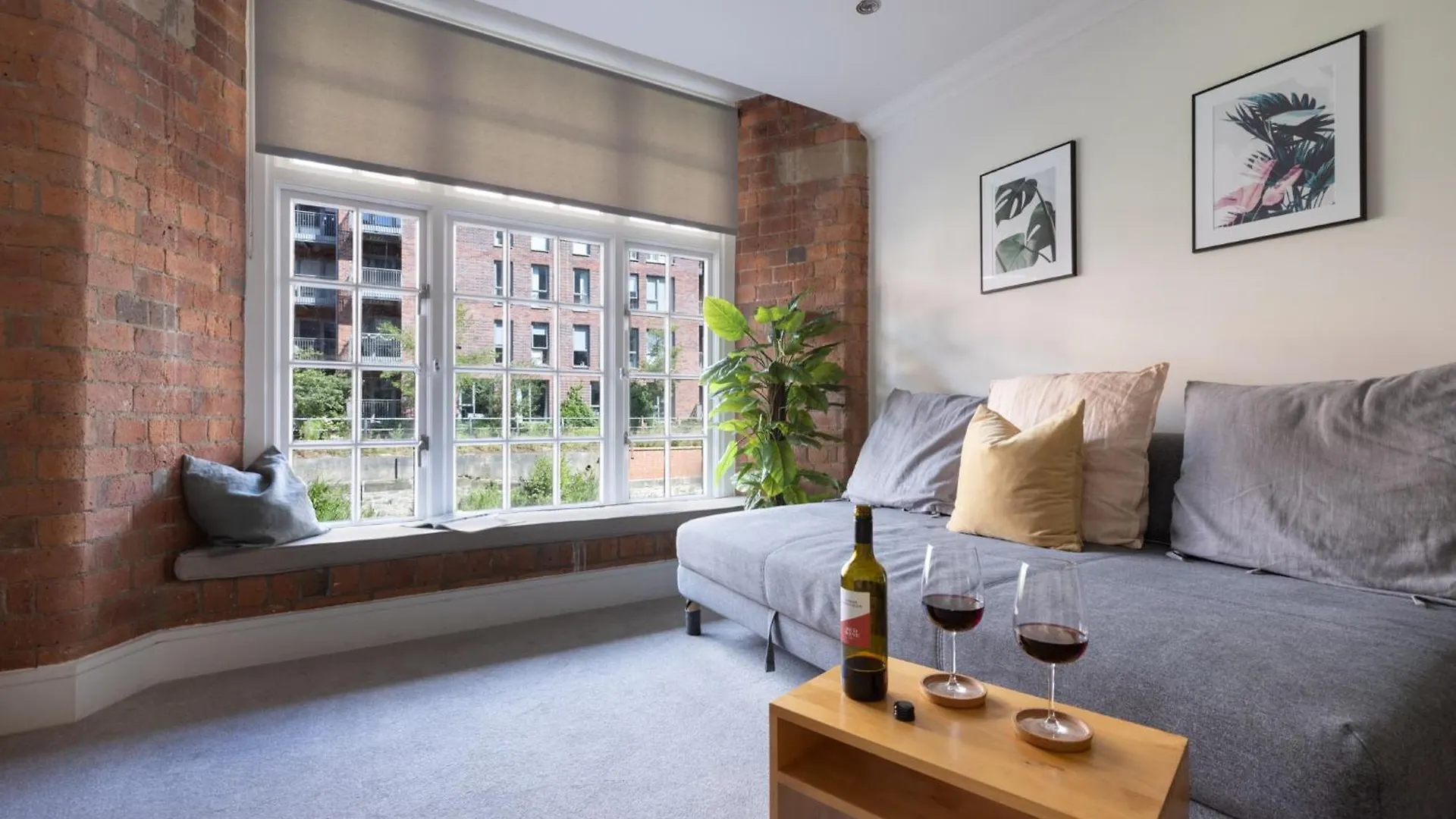 No 18 The Waterline Apartment York Riverside